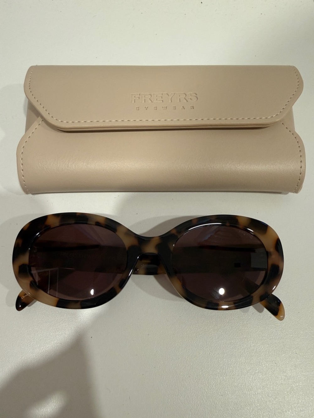 Women’s Tortoiseshell Oval Sunglasses with Beige Case